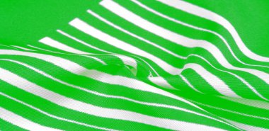 ipek çizgili kumaş. yeşil beyaz çizgili. Bu güzel, süper 