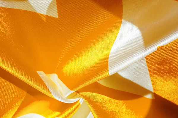 Textura, fundo, padrão, seda amarelo e branco crepe respiração — Fotografia de Stock