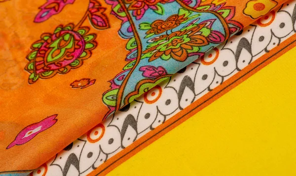 Textura, fundo, tecido de seda paisley, Temas indianos ornamentado t — Fotografia de Stock