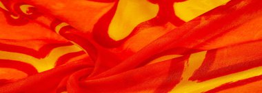 doku ipek, boyalı sarı çiçekler ile kumaş kırmızı arka plan 