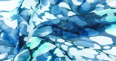 Dokulu tasarım, ipek kumaş, kadın eşarp, beyaz pembe kırmızı kaş