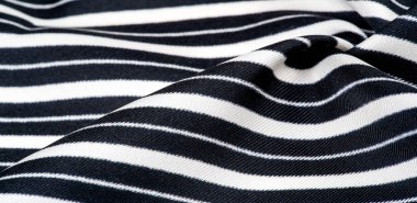  ipek çizgili kumaş. Siyah ve beyaz çizgiler. Bu güzel, s