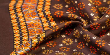 kırmızı ve sarı renklerde kahverengi renk ipek kumaş, yoğun fab