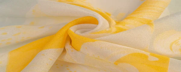 Textura, fondo, patrón, tela de seda, flores amarillas en una g —  Fotos de Stock