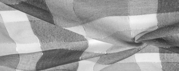 Texture, fond, foulard en soie féminine noir et blanc avec un — Photo