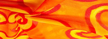 doku ipek, boyalı sarı çiçekler ile kumaş kırmızı arka plan 