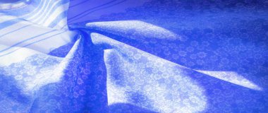 Doku, desen, beyaz bir arka plan üzerinde mavi ipek kumaş, çiçek