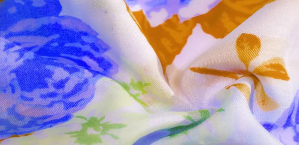 Текстура хлопчатобумажная ткань. Цветы розы на белой спинке — стоковое фото