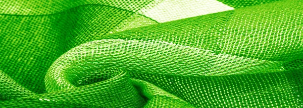 Pola latar belakang tekstur syal sutra hijau perempuan dalam warna dengan — Stok Foto