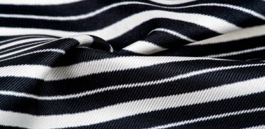  ipek çizgili kumaş. Siyah ve beyaz çizgiler. Bu güzel, s