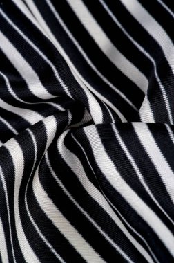  ipek çizgili kumaş. Siyah ve beyaz çizgiler. Bu güzel, s