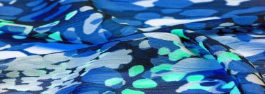 Dokulu tasarım, ipek kumaş, kadın eşarp, beyaz pembe kırmızı kaş