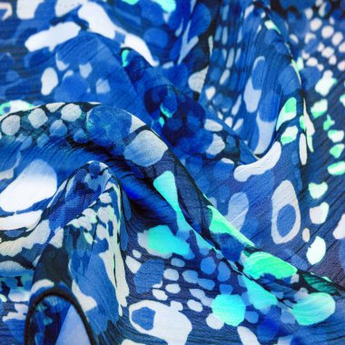 Dokulu tasarım, ipek kumaş, kadın eşarp, beyaz pembe kırmızı kaş