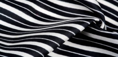  ipek çizgili kumaş. Siyah ve beyaz çizgiler. Bu güzel, s
