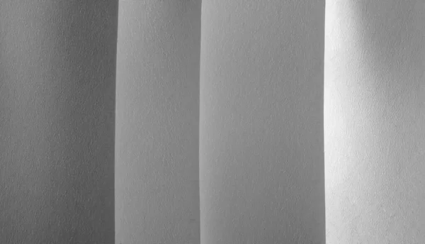 Una foto. Textura, fondo. Tejido de seda gris blanco. Este lujo — Foto de Stock