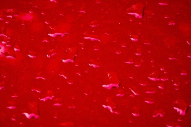 yaz yağmuru, araba boyasu su damlaları. küçük bir yuvarlak veya p