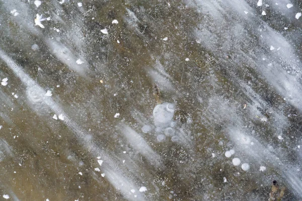 Textur mönster bakgrund vit vinter, floden isen luftbubblor s — Stockfoto