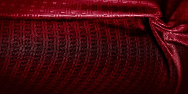 Arka plan dokusu, desen. Küçük kareli kırmızı ipek kumaş. Klasik bir görünüm, bunu tasarımcı koleksiyonunuza ekleyin. Kırmızı bir pist arıyorsan, nasıl gidileceğini öğrenebilirsin..