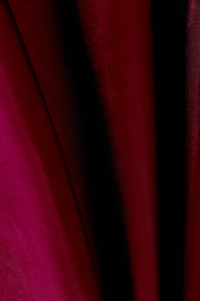 Текстура, красная шелковая ткань, панорамное фото. Атлас Шелкового герцога  - — стоковое фото