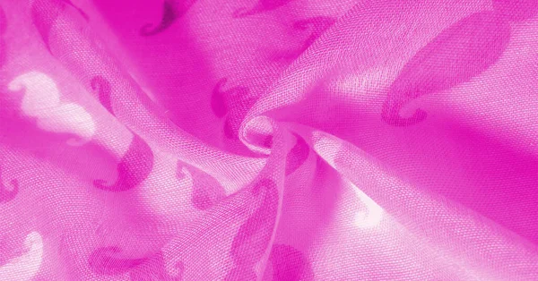 Pozadí textury, růžová hedvábná tkanina s namalovaným kresleném Mustakem — Stock fotografie