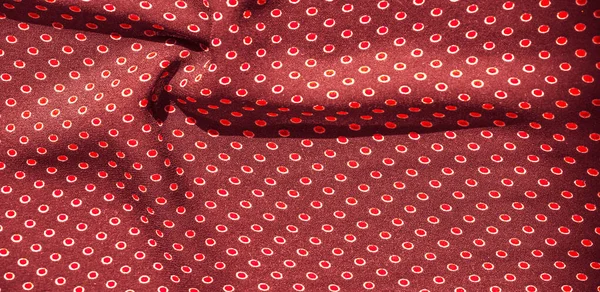 Doku arka plan, desen, kırmızı polka noktaları ile kırmızı ipek kumaş — Stok fotoğraf