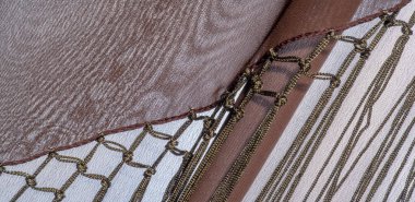 İpek kumaş Arka plan dokusu. Bu doğal kahverengi bir atkı.