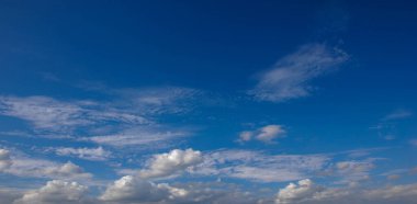 Kumaş arka plan, desen, duvar kağıdı. Onlar hala oldukça yüksek bulutlar. Onlar yağmur yağdırmaz. Altostratus bulutları ortalama bir gri ya da mavi-griye sahiptir. Genellikle tüm gökyüzünü kaplar..