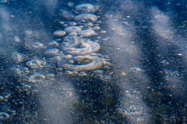 Doku deseni arka plan beyaz Kış, nehir buz hava kabarcıkları s