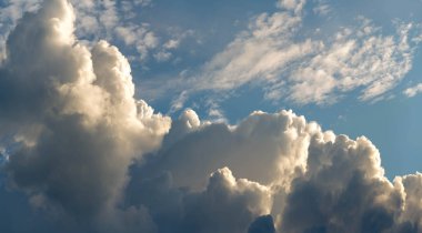 Meteorolojide bulutlar, bir manzaradan oluşan bir aerosoldür.