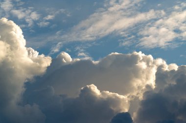 Meteorolojide bulutlar, bir manzaradan oluşan bir aerosoldür.