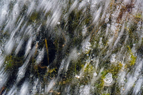 Vzorek textury pozadí bílá zima, bubliny na ledové říčním vzduchu — Stock fotografie