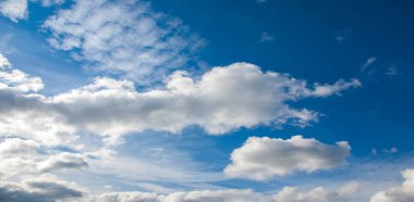 Kumaş arka plan, desen, duvar kağıdı. Onlar hala oldukça yüksek bulutlar. Onlar yağmur yağdırmaz. Altostratus bulutları ortalama bir gri ya da mavi-griye sahiptir. Genellikle tüm gökyüzünü kaplar..