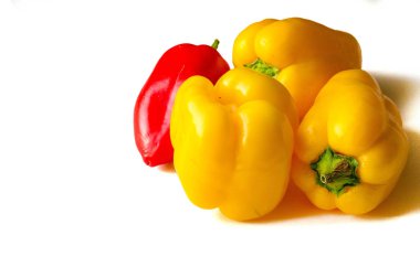 Dolmalık biberler bazen daha az acı biberli olur.