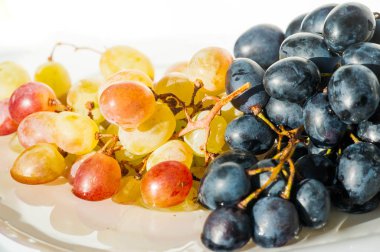 Üzümler masa üzümü gibi taze yenebilir ya da onlar için kullanılabilir.