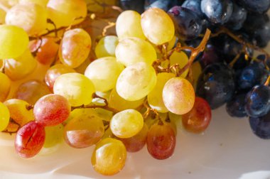 Üzümler masa üzümü gibi taze yenebilir ya da onlar için kullanılabilir.