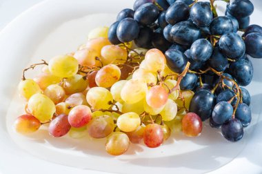 Üzümler masa üzümü gibi taze yenebilir ya da onlar için kullanılabilir.