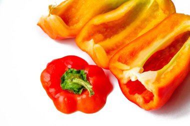 Dolmalık biberler bazen daha az acı biberli olur.