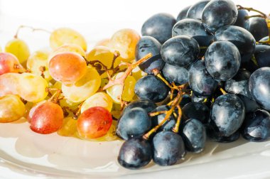 Üzümler masa üzümü gibi taze yenebilir ya da onlar için kullanılabilir.