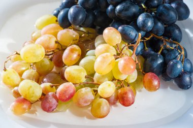 Üzümler masa üzümü gibi taze yenebilir ya da onlar için kullanılabilir.