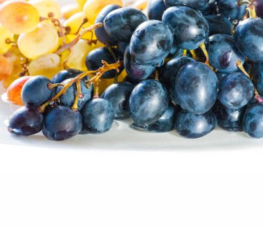 Üzümler masa üzümü gibi taze yenebilir ya da onlar için kullanılabilir.