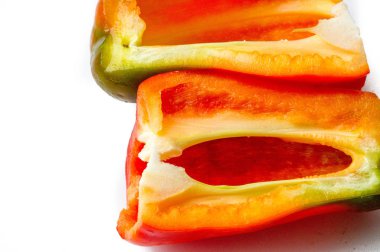 Dolmalık biberler bazen daha az acı biberli olur.