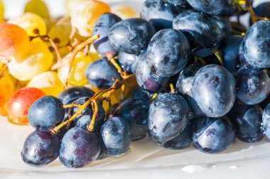 Üzümler masa üzümü gibi taze yenebilir ya da onlar için kullanılabilir.