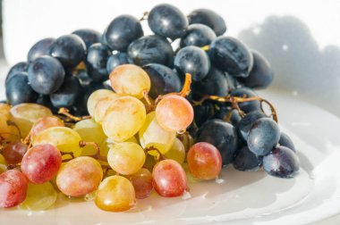 Üzümler masa üzümü gibi taze yenebilir ya da onlar için kullanılabilir.