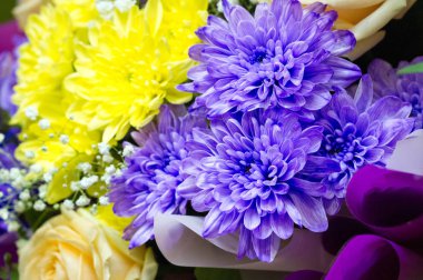 Çiçek buketi yaratıcı bir düzende bir çiçek koleksiyonudur. Çiçek buketleri evlerin ya da kamu binalarının dekorasyonu için düzenlenebilir ya da elde taşınabilir.