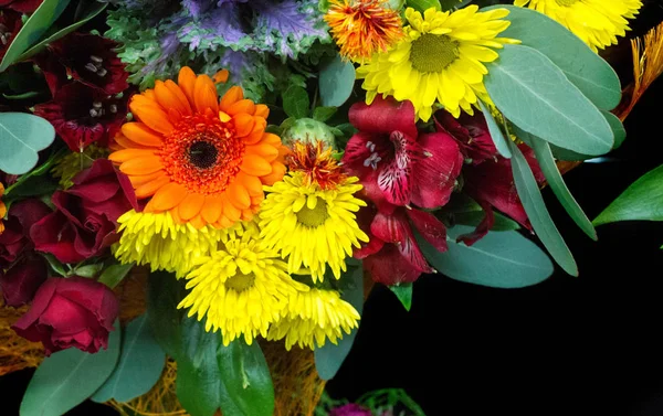 Bouquet Flowers Attractively Arranged Bunch Flowers Especially One Presented Gift — Stock Photo, Image