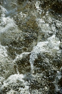 Doku. Geçmişi. Batan güneşin altında su