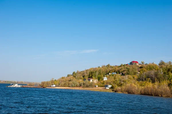 ロシアのタタールスタン共和国のカマ川の秋 — ストック写真