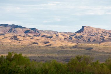 Bozkır yaz. Turgai Kaydet. Çölde Gölü