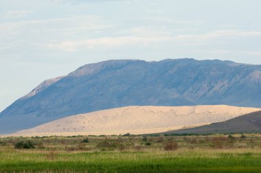 Bozkır yaz. Turgai Kaydet. Çölde Gölü