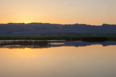 Bozkır yaz. Turgai Kaydet. Çölde Gölü